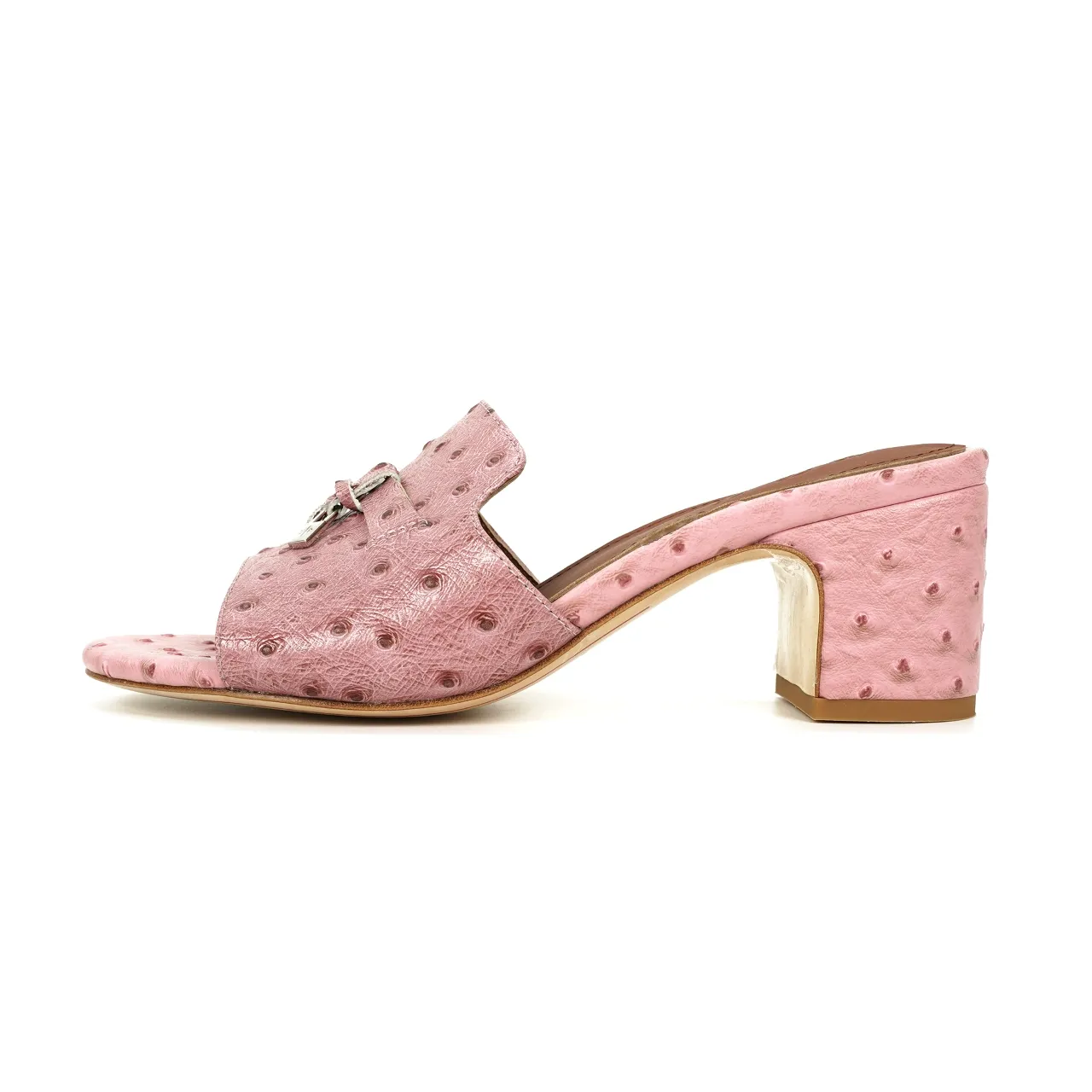 👟👟Ex-factory price 440👟👟 Genuine leather sole +30 suede sheepskin slippers with a strap decorated with Loro Piana My Charms charms and decorated with tone-on-tone stitching. Sophisticated and feminine, it pairs well with both city and resort looks. For those looking for an elegant upgrade, the summer glamor slipper is known for its slim open-back silhouette. size: 35-44 (custom-made sizes 43 and 44 are non-returnable) Upper: imported suede sheep leather (sheep), cowhide ostrich pattern, cowhide snake pattern Lining: imported high-grade mixed sheep silk Heel height: 5.5CM